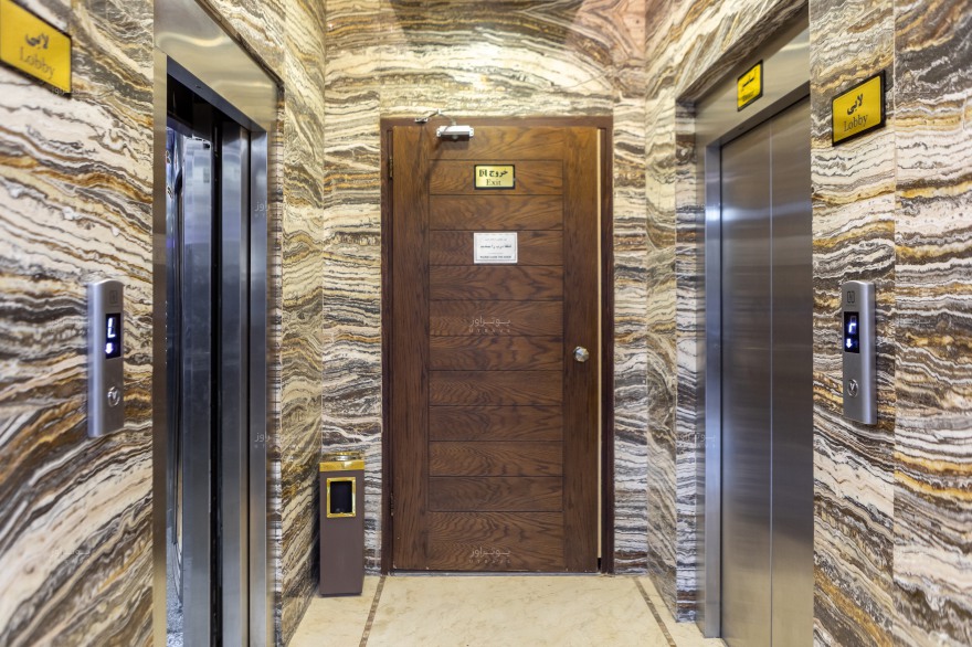 آسانسور طبقات هتل شاکر مشهد